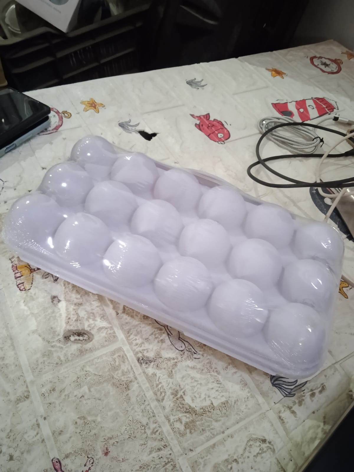 18 Grid Egg Holder Storage, Shock-Proof Egg Container with Buckle, Egg Carrier, Egg Tray, Egg Shelter, Effective Full Seal, Egg House use for Fridge, Camping, Kitchen - infinityexculsivestore.com