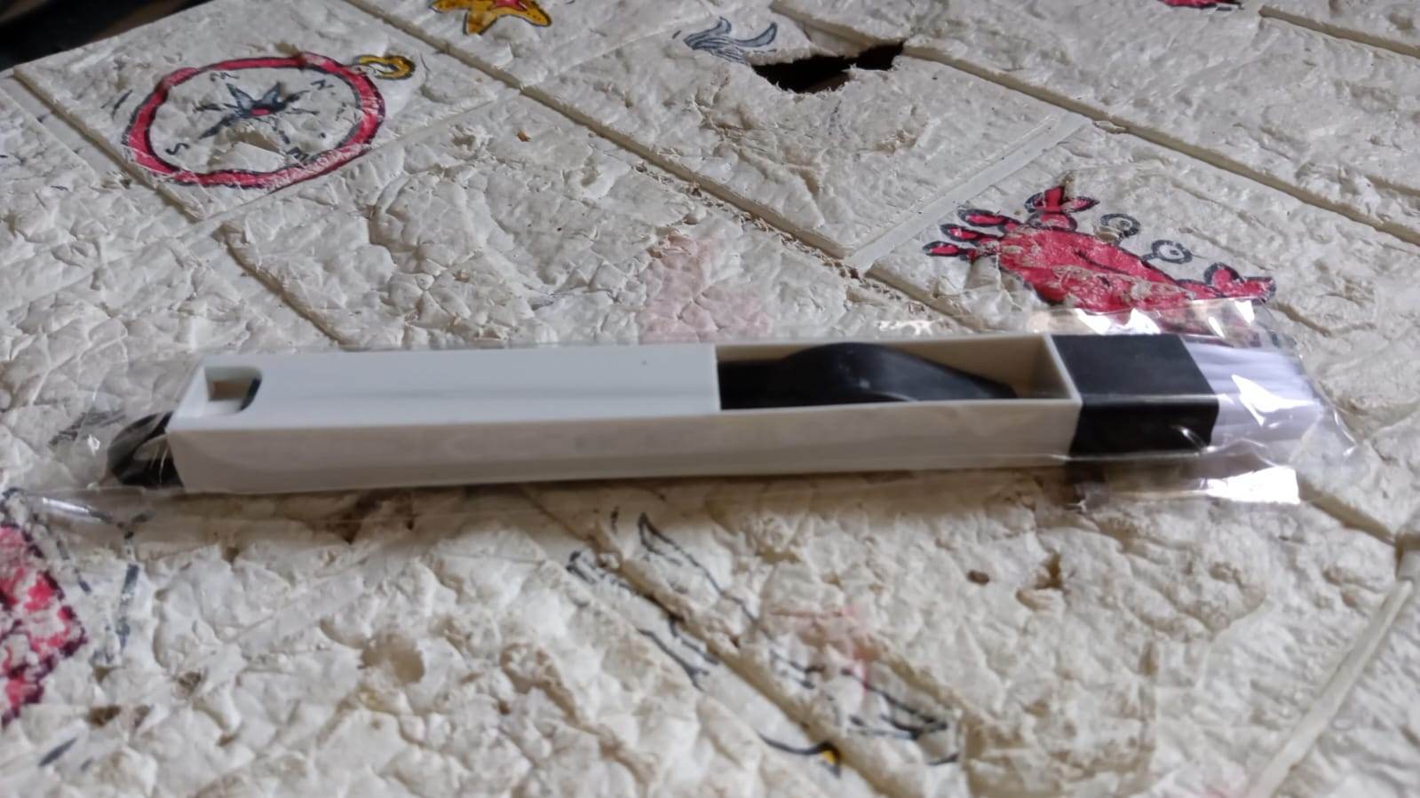 2 in 1 Multi - Function Plastic Window Slot Wardrobe Dust Removal Cleaning Brush - infinityexculsivestore.com