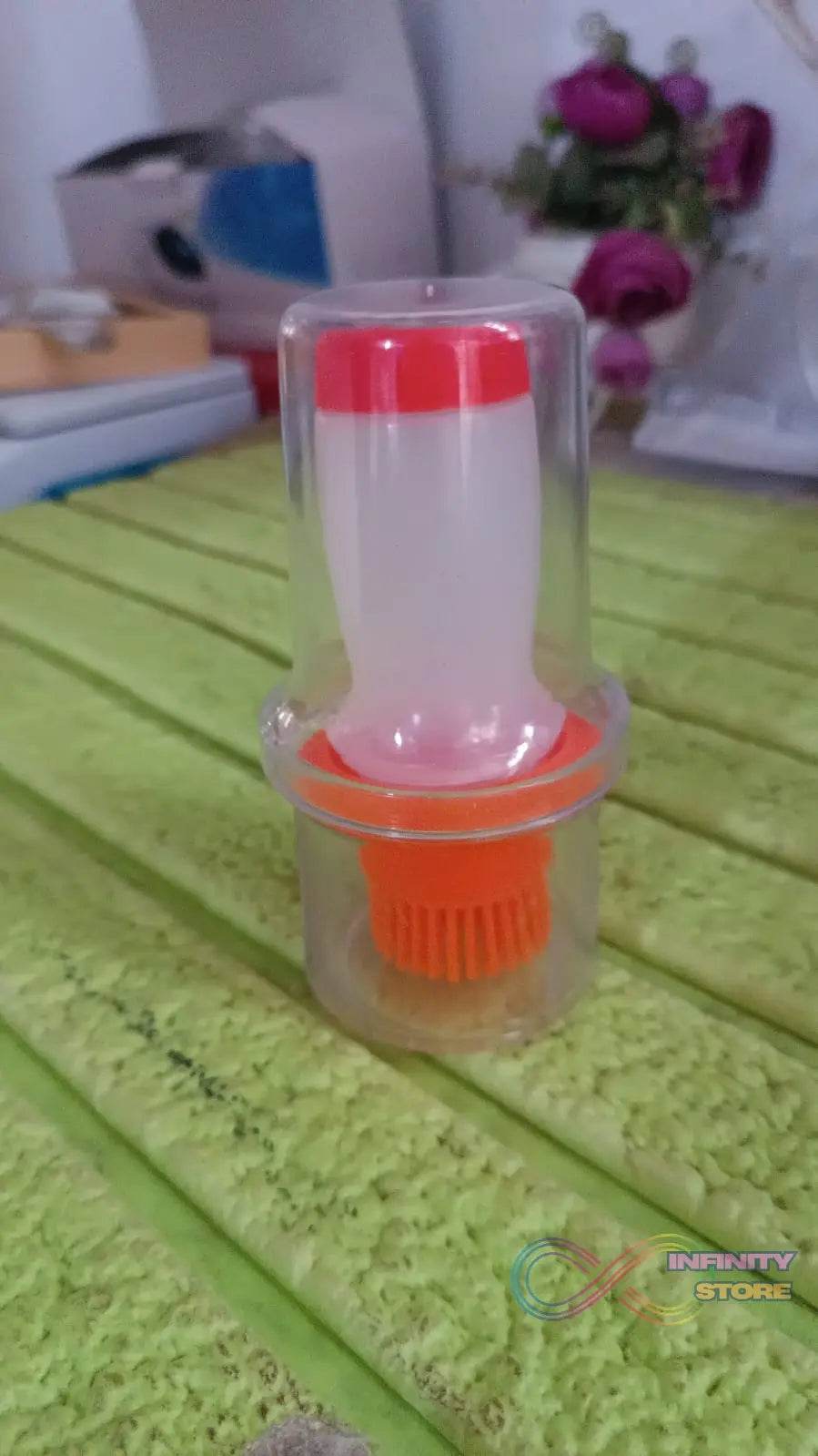 2 in 1 Portable Silicone Oil Bottle Brush with Lid (1 Set) - infinityexculsivestore.com