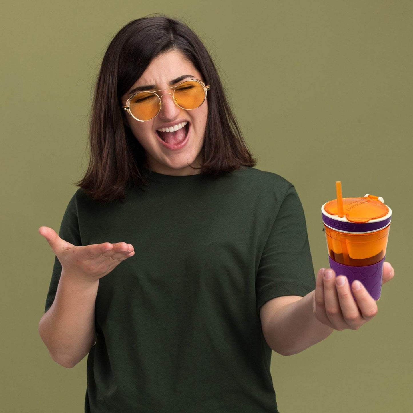 2 in 1 Snack & Drink Snackeez Travel Cup in One Container (1pc) - infinityexculsivestore.com