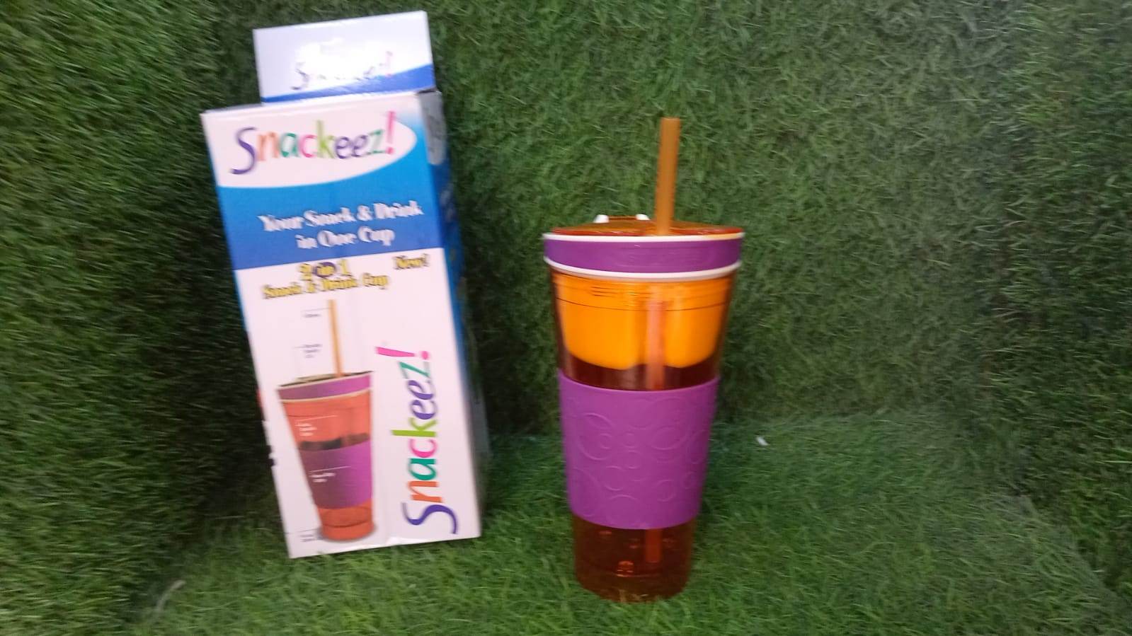 2 in 1 Snack & Drink Snackeez Travel Cup in One Container (1pc) - infinityexculsivestore.com