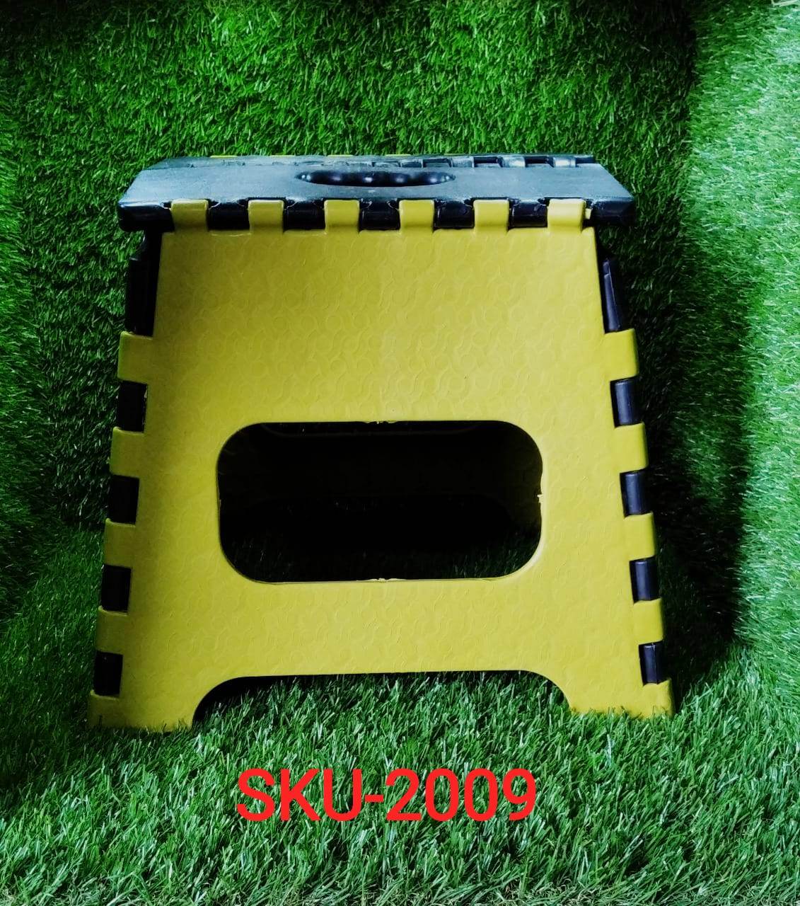 2009_12 Inch Plastic Folding Step Stool for Kids and Adults with Handle (Multicolor) - infinityexculsivestore.com