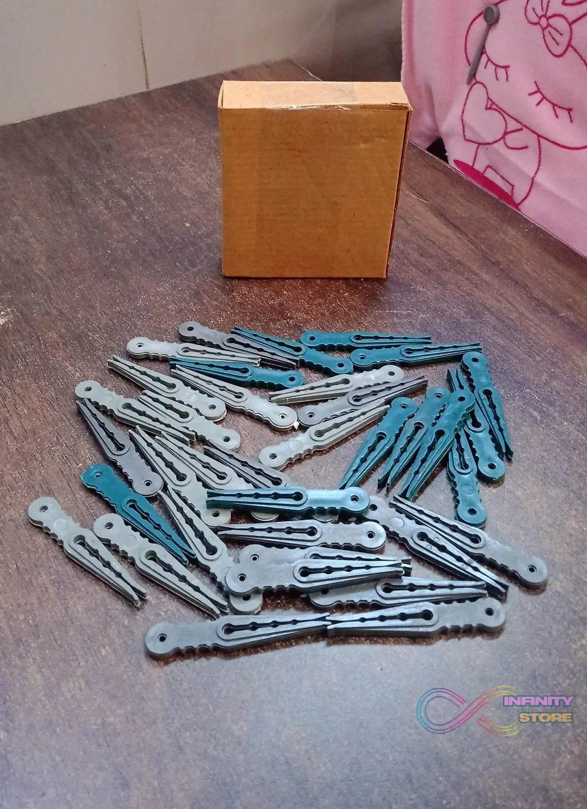 36Pcs MULTIPURPOSE PLASTIC CLOTH HANGING PEGS / CLIPS - 36 PCS - infinityexculsivestore.com