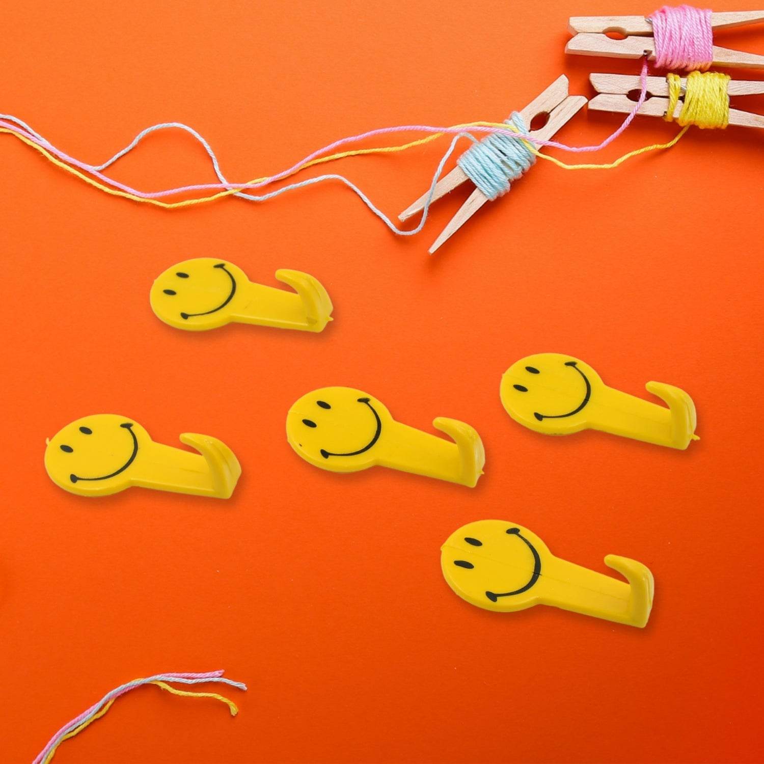 5 PC ADHESIVE HOOK FOR HOLDING STUFFS,KEY AND OTHER ITEMS - infinityexculsivestore.com