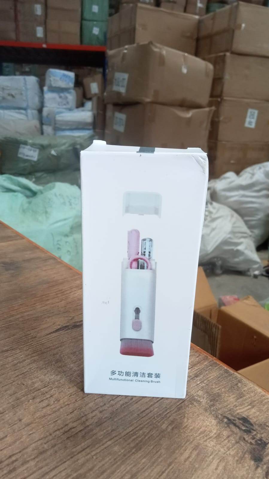 7 in 1 Electronic Cleaner kit, Cleaning Kit for Monitor Keyboard Airpods, Screen Dust Brush Including Soft Sweep, Swipe, Airpod Cleaner Pen, Key Puller and Spray Bottle 02 - infinityexculsivestore.com