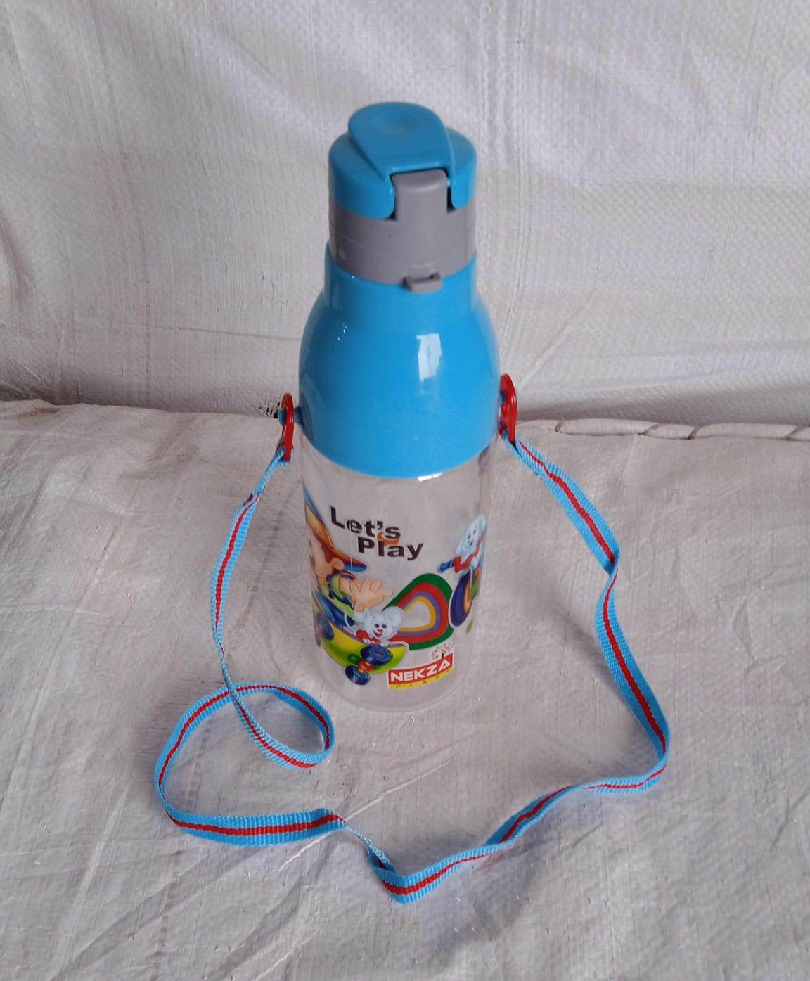 900ml Insulated Water Bottle with Dori & Straw: Leakproof, BPA-Free, Sports Bottle - infinityexculsivestore.com
