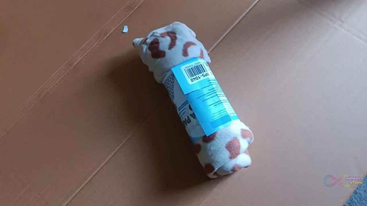 Big Pet Soft Blanket / Towel, Warm Sleep Mat (1 Pc / Mix Color & Design & Size) - infinityexculsivestore.com