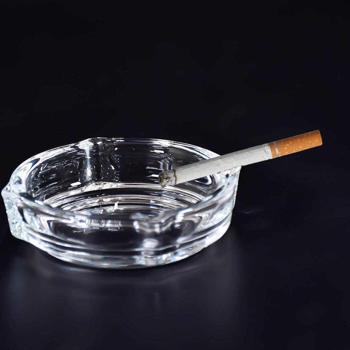 Brunswick Crystal Glass Ashtray for Home & Office - infinityexculsivestore.com