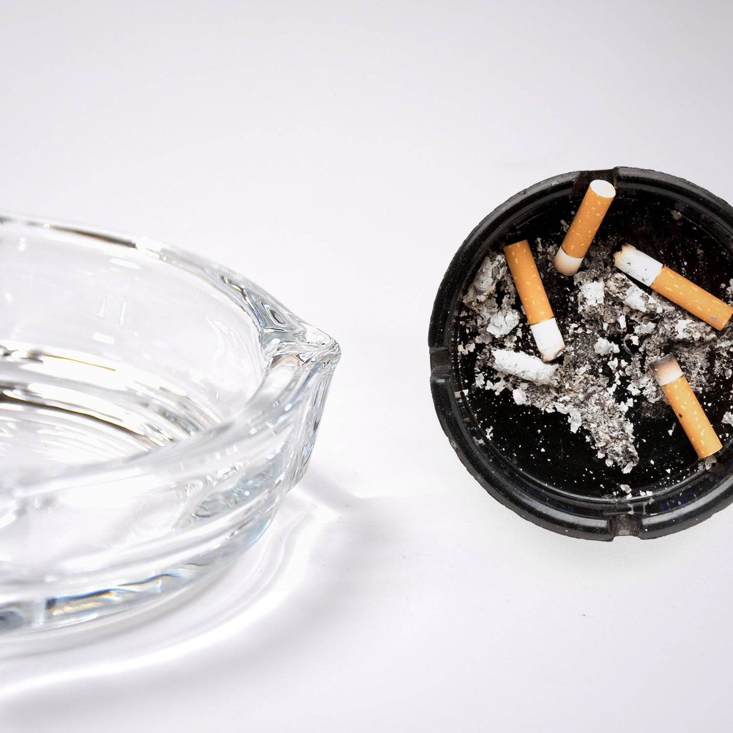 Brunswick Crystal Glass Ashtray for Home & Office - infinityexculsivestore.com