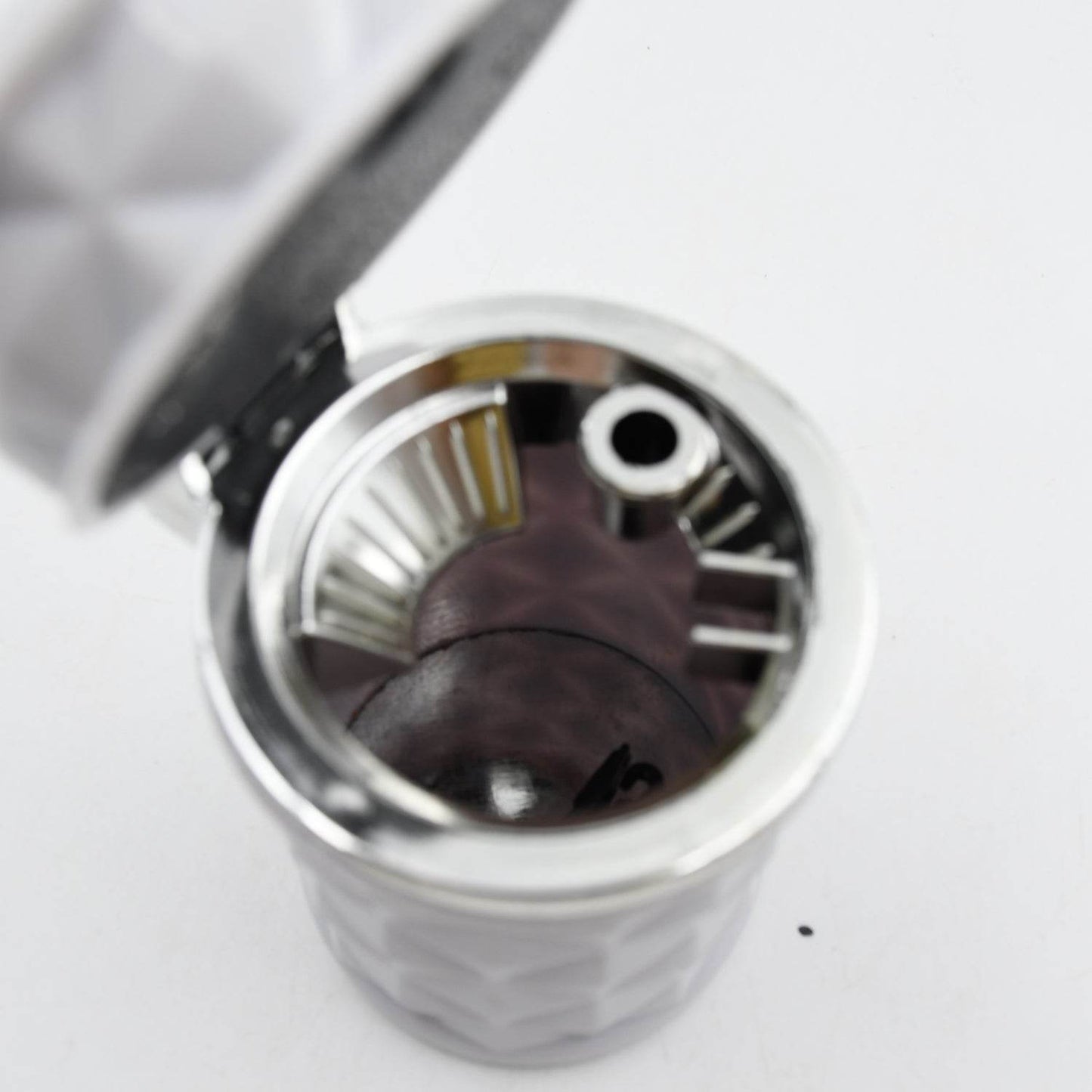 Car Cupholder Travel Ashtray with Lid and LED Light, Portable with Blue LED Light Ideal Decorative Cigar Ash Bucket, Cigarette Ashtray, Car Waste Bin - infinityexculsivestore.com