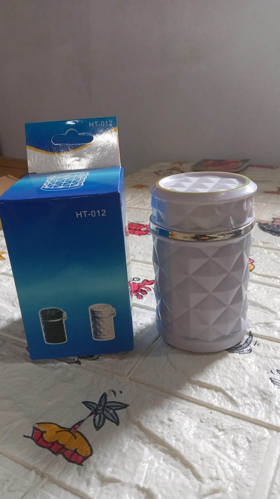 Car Cupholder Travel Ashtray with Lid and LED Light, Portable with Blue LED Light Ideal Decorative Cigar Ash Bucket, Cigarette Ashtray, Car Waste Bin - infinityexculsivestore.com