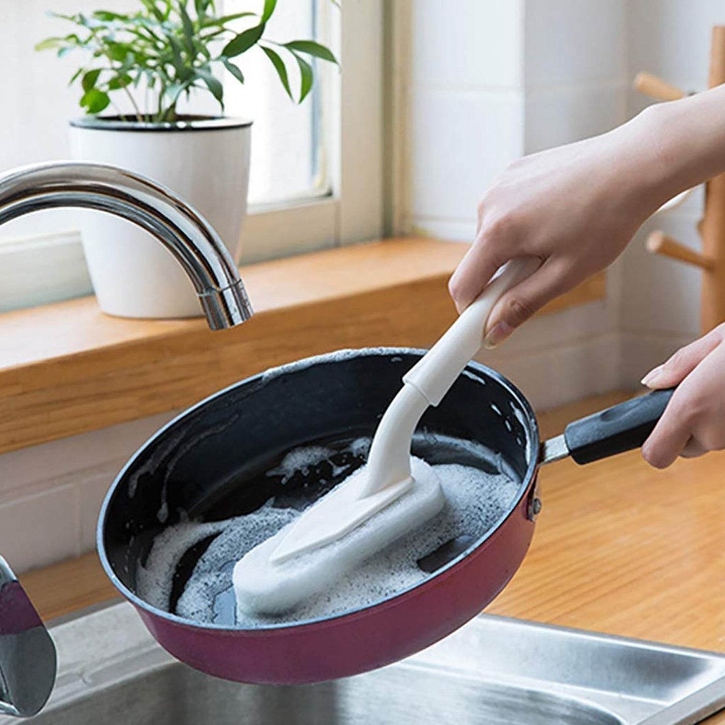 Cleaning Brush Creative Triangle Kitchen Brush Bathroom Cleaning Tool Cleaning Brush - infinityexculsivestore.com