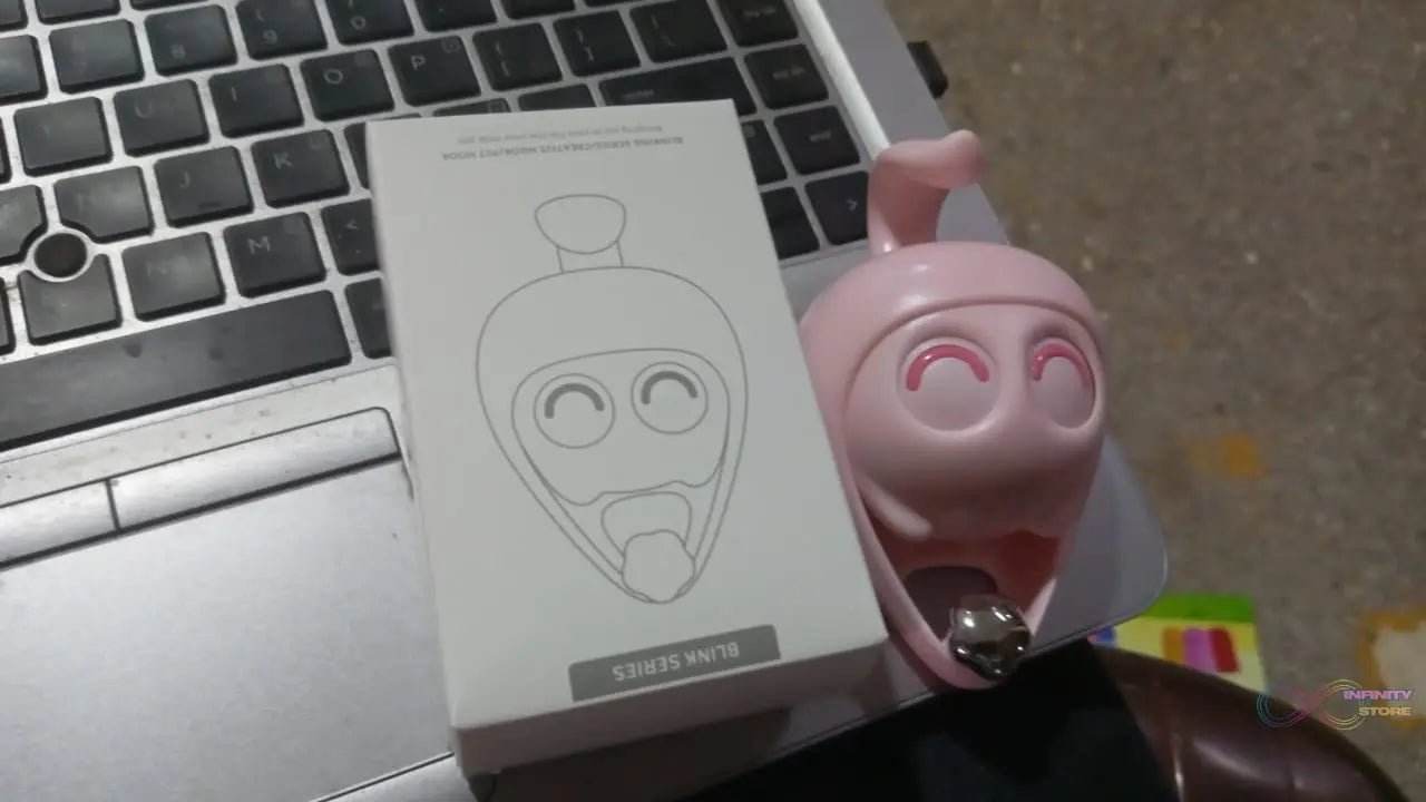 Creative Adhesive Coat Hook Wink Cat Hook (1 Pc) - infinityexculsivestore.com