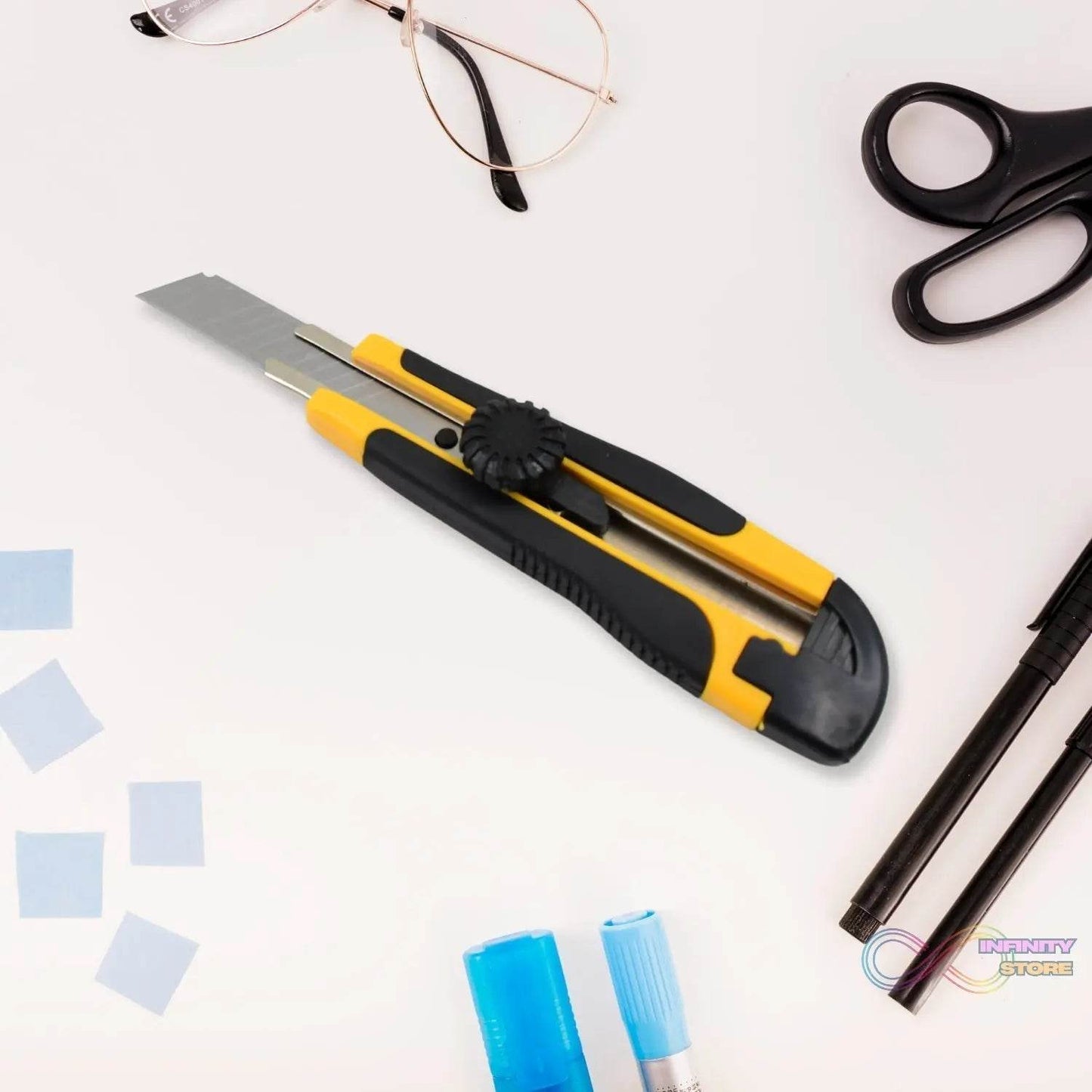 Cutter Knife Set with 4 Replacement Blades (1 Set) - infinityexculsivestore.com