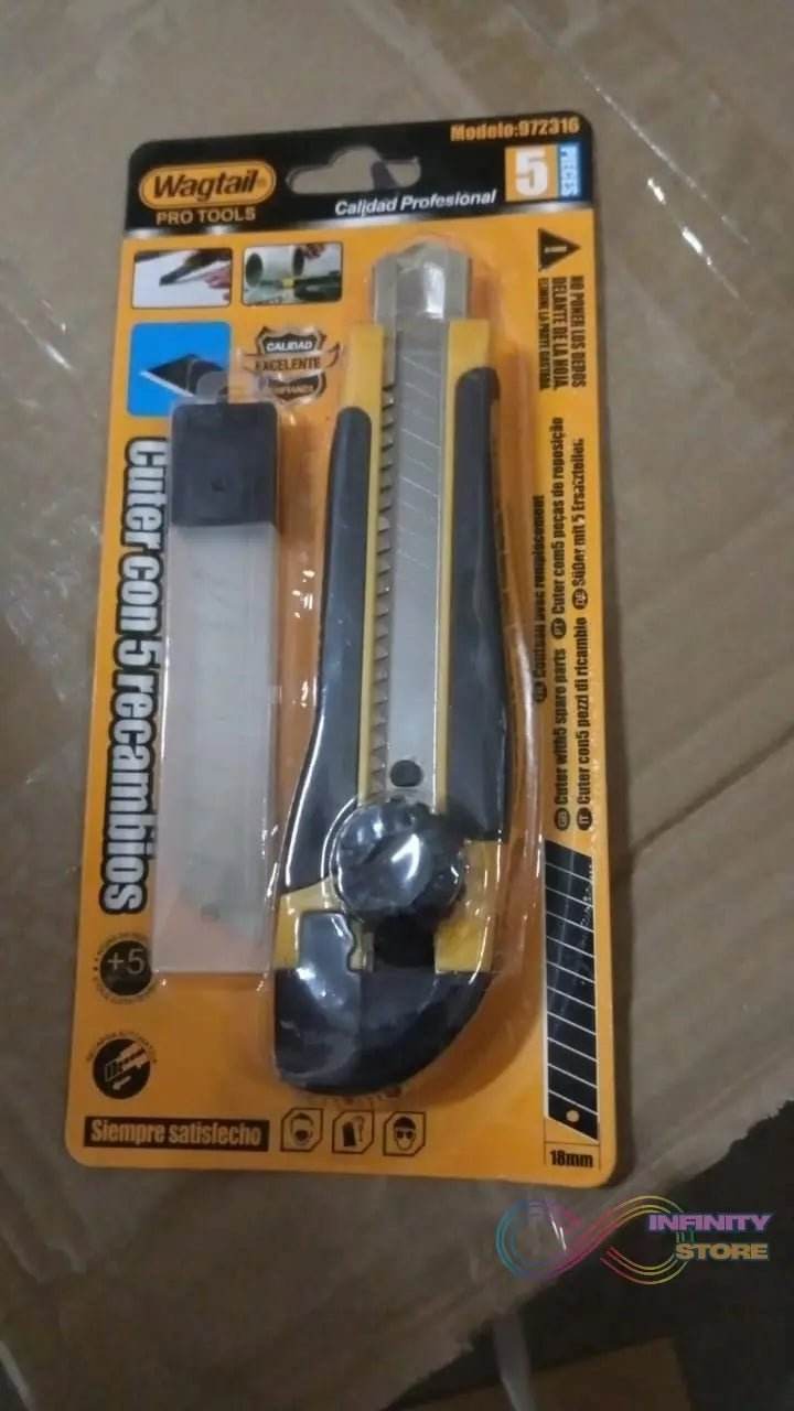 Cutter Knife Set with 4 Replacement Blades (1 Set) - infinityexculsivestore.com