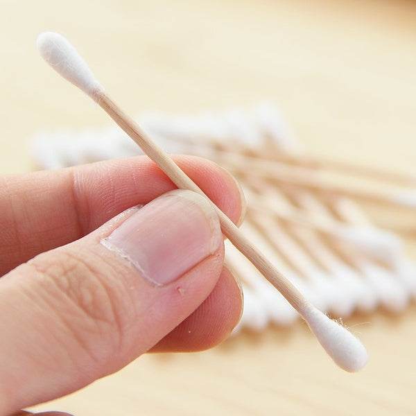 Eco-Friendly Bamboo Cotton Swabs with Wooden Handles (Pack of 20) - infinityexculsivestore.com