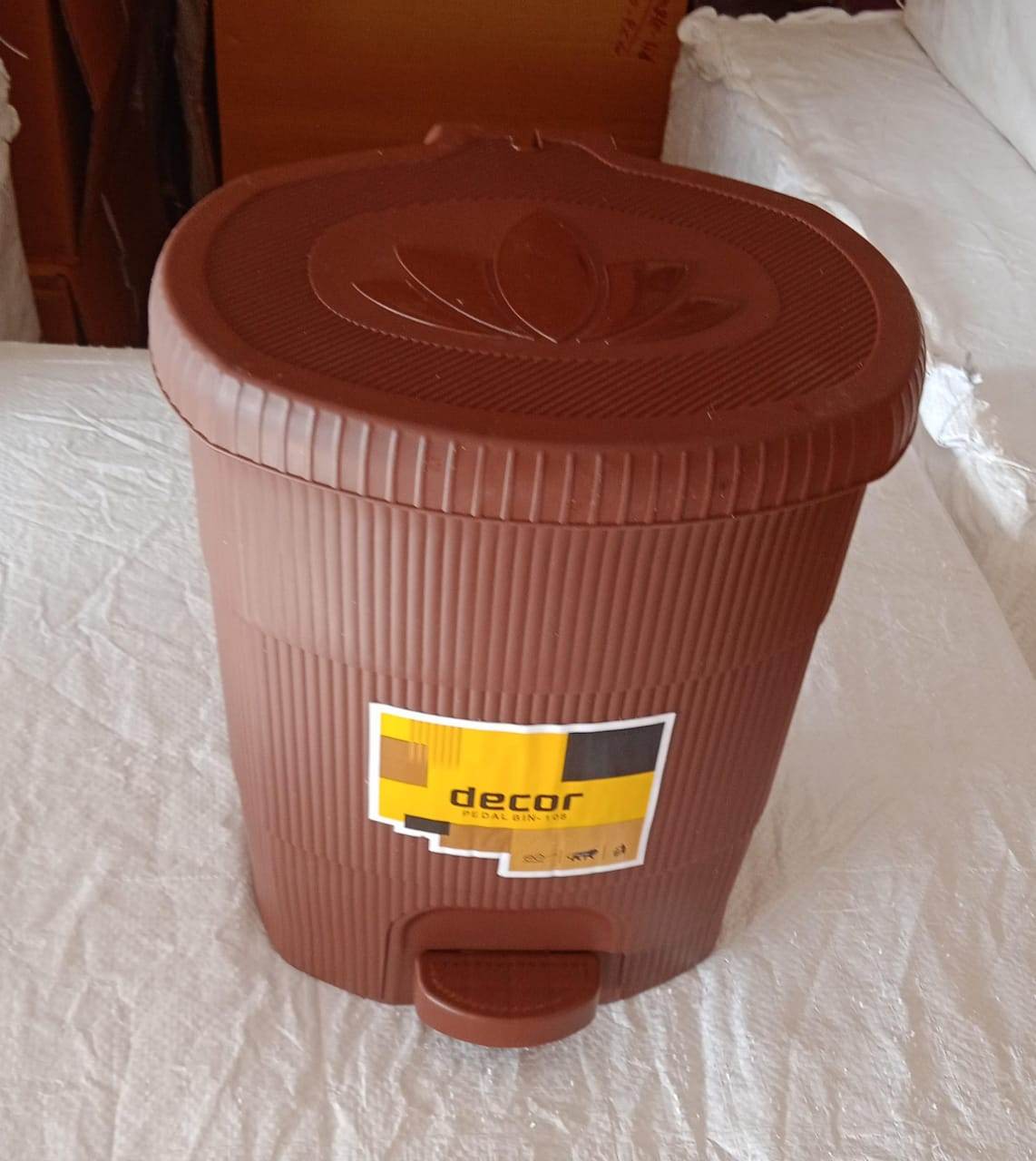 Homeware Dustbin Clean Mini Small Size Plastic Pedal Dustbin Used For Kitchen, Office, Car (1 PC) - infinityexculsivestore.com