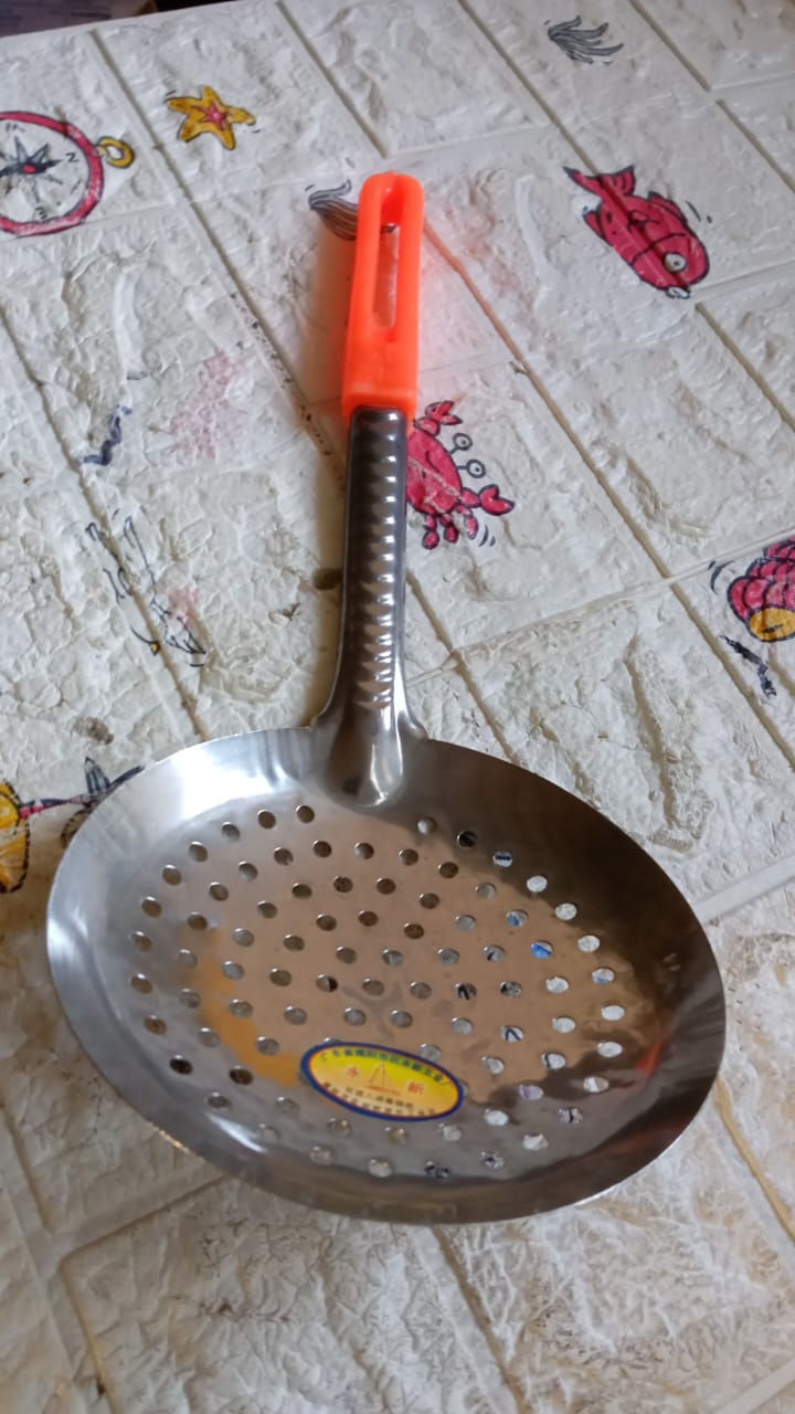 Colander Spoon, Non Slip Hand Polished Thickened Hot Pot Spoon for Kitchen for Restaurant, Stainless Steel Cooking Colander Skimmer Slotted Spoon Kitchen Strainer Ladle with Long Handle for Kitchen Cooking Baking (35 Cm) - infinityexculsivestore.com