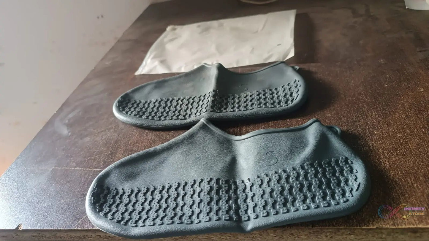 Non - Slip Silicone Reusable Waterproof Rain Shoes Covers (1 Pair / Small / Mix Color) - infinityexculsivestore.com