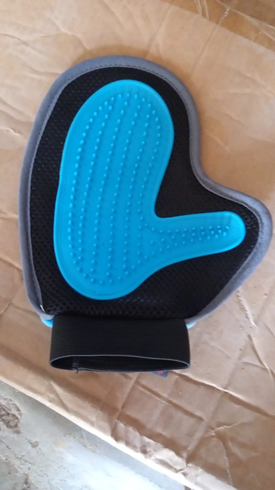 Pet Grooming Glove -   Humanized Descending Brush Glove (1 Pc) - infinityexculsivestore.com