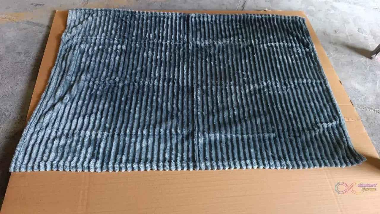 Pet Soft Cat Dog Blanket / Towel (110×70 Cm / 1 Pc / Mix Color & Design) - infinityexculsivestore.com