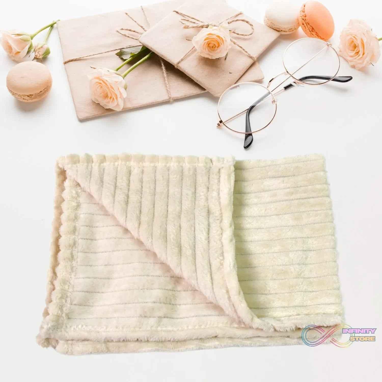 Pet Soft Cat Dog Blanket / Towel Soft Warm Sleep Mat (70×50 Cm / 1 Pc / Mix Color & Design) - infinityexculsivestore.com