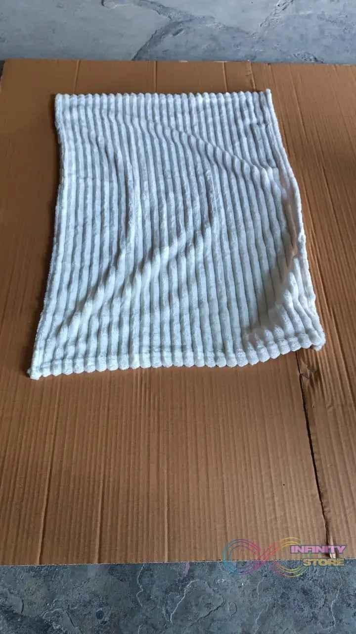 Pet Soft Cat Dog Blanket / Towel Soft Warm Sleep Mat (70×50 Cm / 1 Pc / Mix Color & Design) - infinityexculsivestore.com