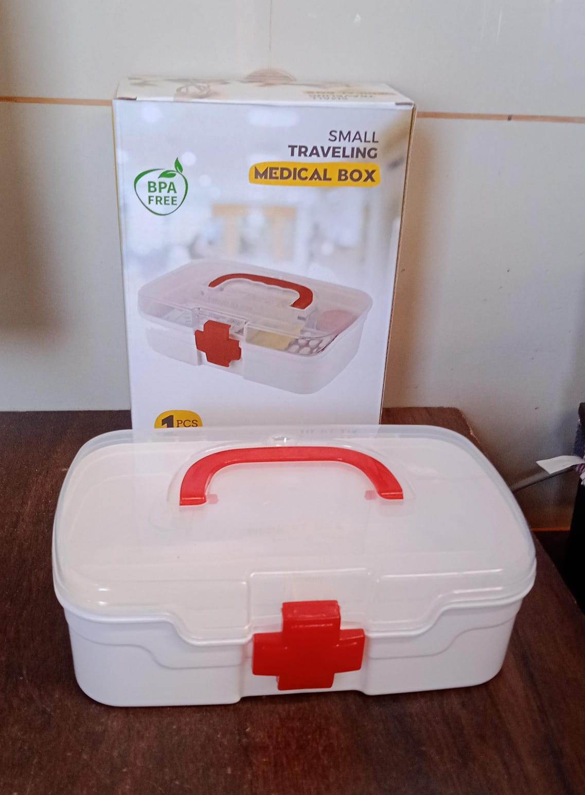 3 Compartment Medical Box, 1 Piece, Indoor Outdoor Medical Utility, Medicine Storage Box, Detachable Tray Medical Box Multi Purpose Regular Medicine, First Aid Box with Handle, Transparent Lid & Color Box  - infinityexculsivestore.com