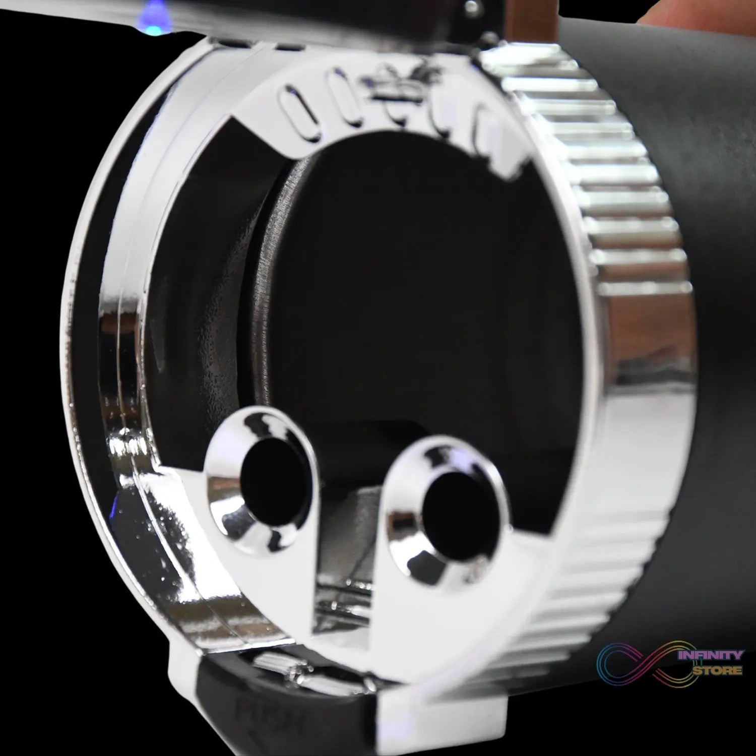 Portable Car Ashtray with Lid and Blue LED Light (1 Pc) - infinityexculsivestore.com