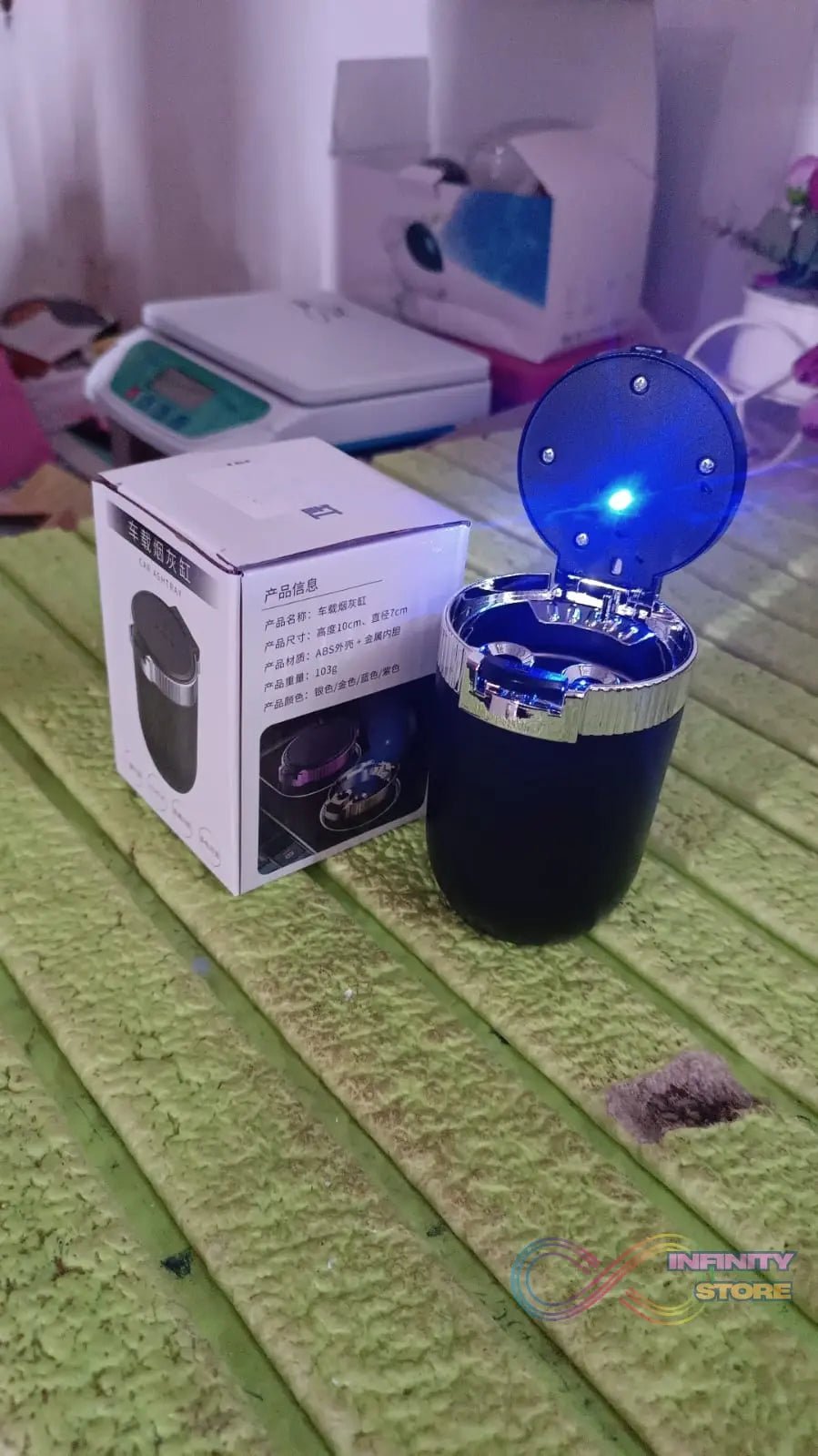 Portable Car Ashtray with Lid and Blue LED Light (1 Pc) - infinityexculsivestore.com