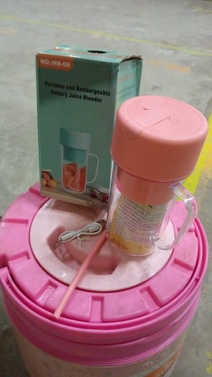 Portable Crusher Juicer With Handle & Straw, USB Rechargeable 6 Blades (420 ML) - infinityexculsivestore.com