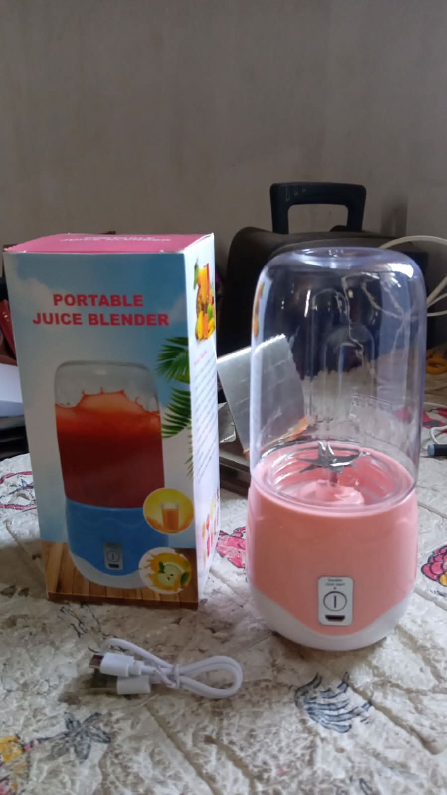 Portable Electric USB Juice Maker 6 blade Blender Grinder Mixer Personal Size, USB Rechargeable Mini Juicer for Smoothies and Shakes with Juicer Cup - 400ml - infinityexculsivestore.com