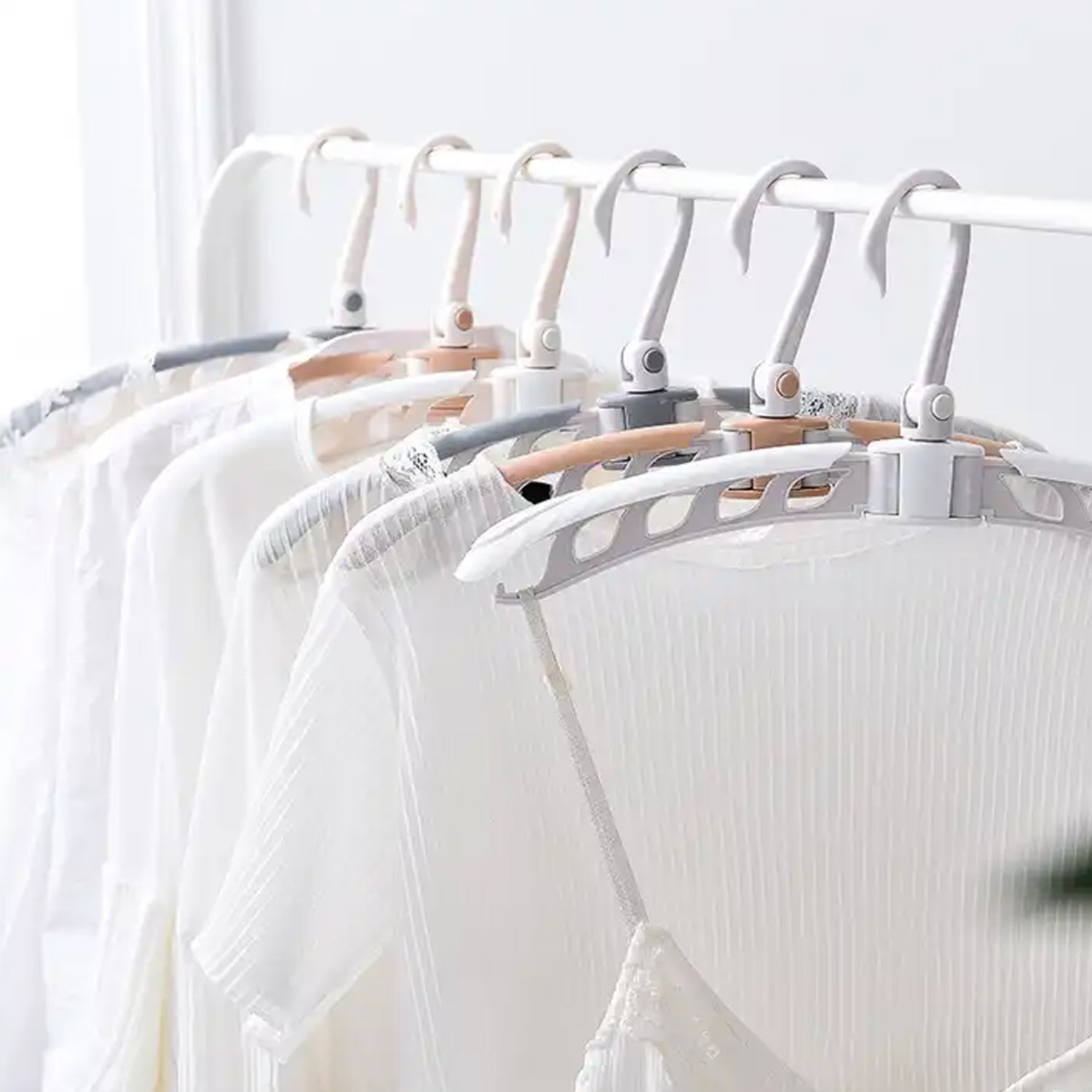 Portable Folding Clothes Hanger (1 Pc): 360° Rotation, Travel, Adjustable - infinityexculsivestore.com