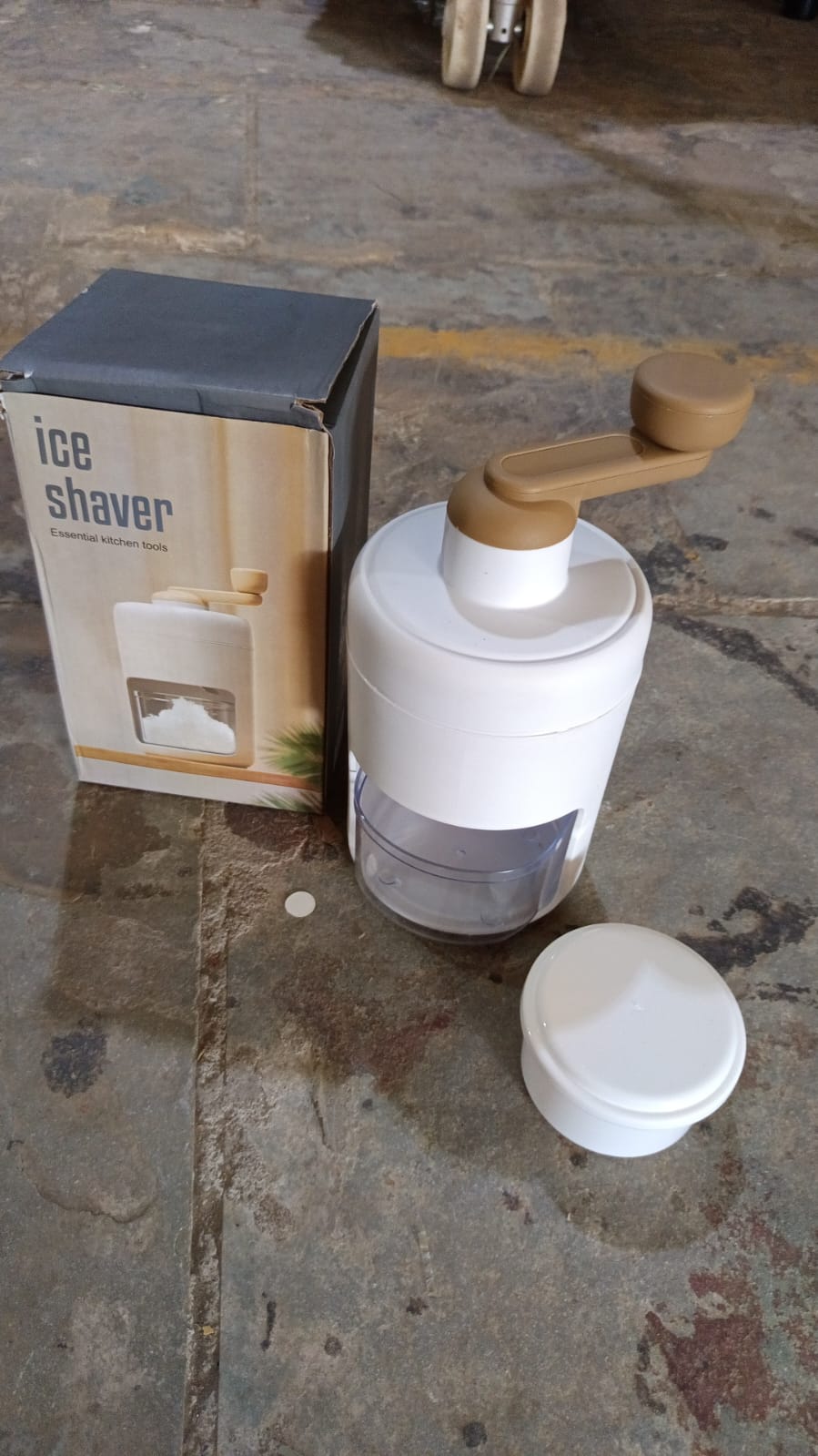 Portable Gola Maker Ice Crusher and Shaved Ice Machine, Hand Shaved Ice Machine Manual Fruit Smoothie Machine Mini Household Ice Shaver Small Ice Crusher - infinityexculsivestore.com