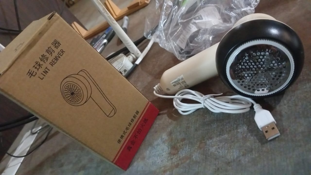 Portable Lint Remover with USB Power Cable (1 Pc) - infinityexculsivestore.com