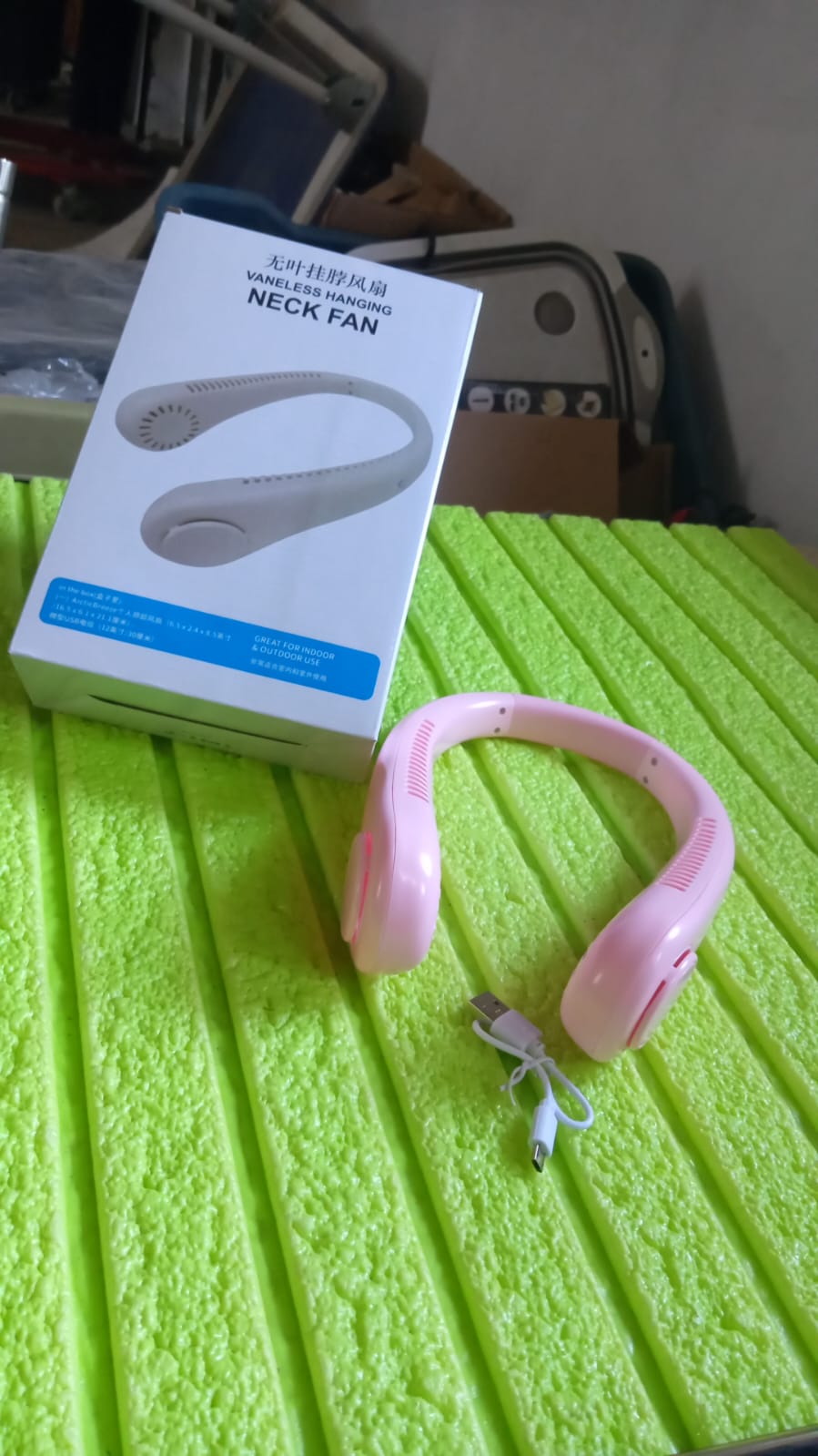 Portable Neck Fan: Holiday Hands Free Bladeless Neck Fan, 360° Cooling Hanging Fan, USB Rechargeable Personal Neck Fan, Wearable Neck Fan Suitable for Traveling - infinityexculsivestore.com
