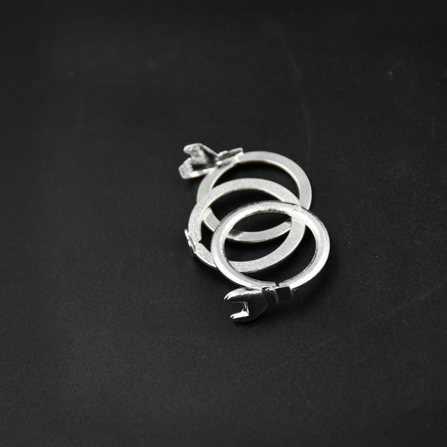 Three Interlocking Rings, Rings for Women and Girls Silver Ring | Valentine Ring, Rings Silver Toned Finger Ring for Women | Birthday Gift For girls and women Anniversary Gift for Wife, Friendship Ring. - infinityexculsivestore.com