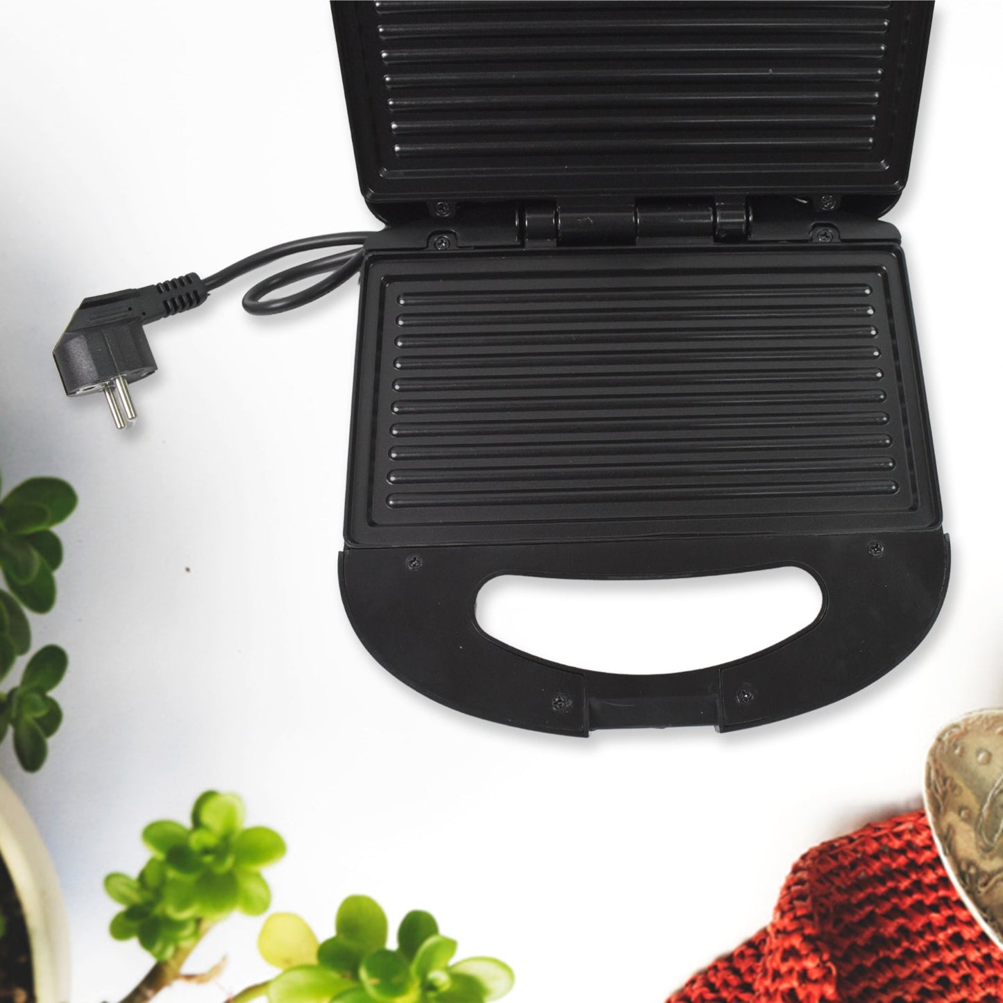 Sandwich Maker Makes Sandwich Non-Stick Plates| Easy to Use with Indicator Lights Sandwich toaster - infinityexculsivestore.com