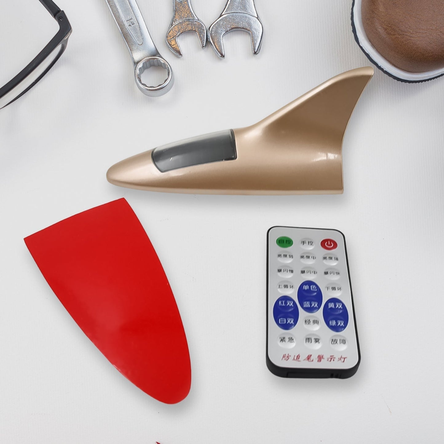 Shark Fin Light With Remote, LED Signal Antenna Solar Shark Fin Car Roof Light Sensor Decoration Flashing Lamps, Solar Powered Radio Signal for Car Lamp Accessories (1 Pc) - infinityexculsivestore.com