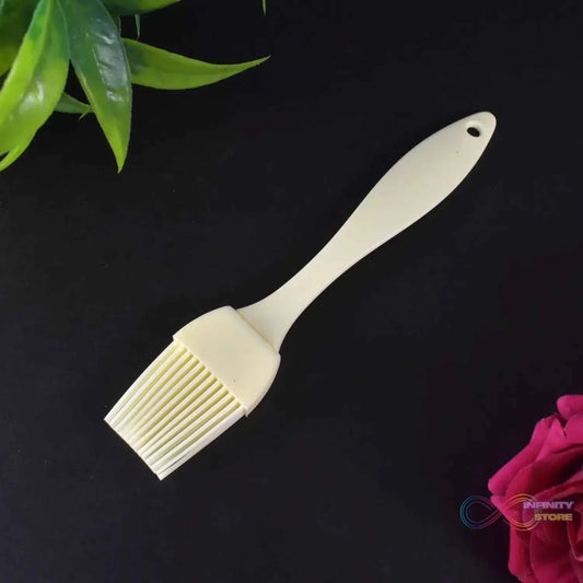 Silicone Kitchen Oil Spatula Brush with Handle Pastry / Cake Brush (17 cm / 1 Pc) - infinityexculsivestore.com