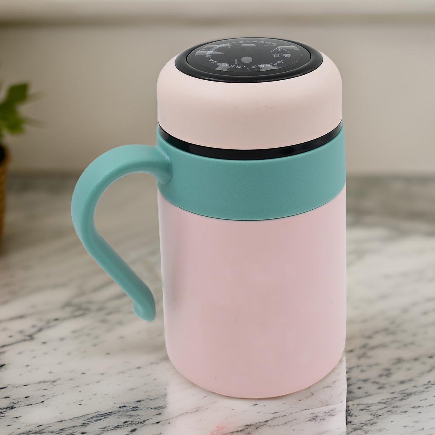Smart Vacuum Insulated Water Bottle with LED Temperature Display & Gift Color Box (600 ML Approx) - infinityexculsivestore.com