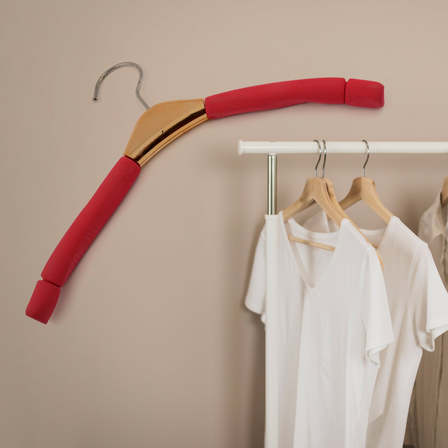 Solid Sponge Hanger Non - Slip Hanger (B Grade / 1 Pc) - infinityexculsivestore.com