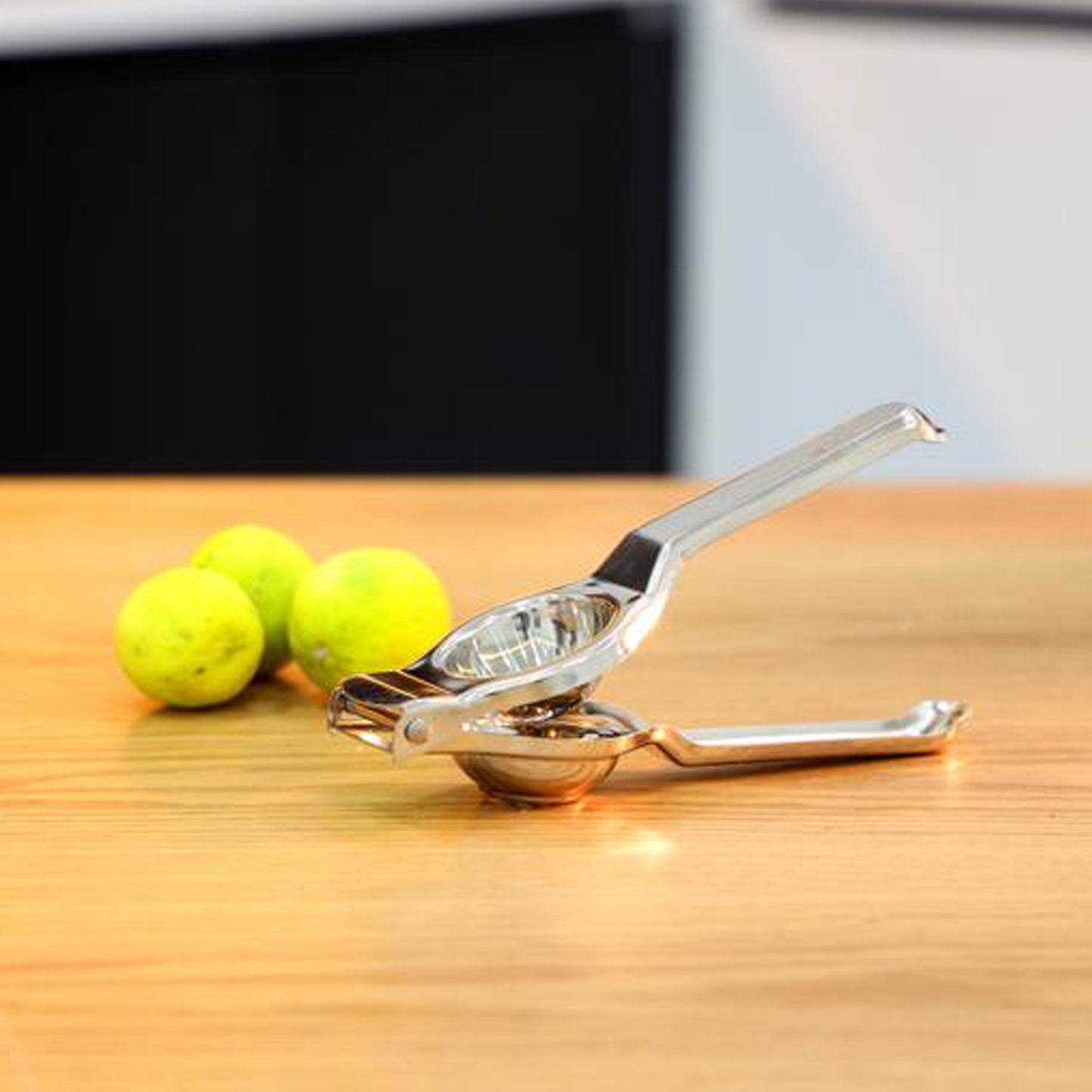 Stainless Steel Lemon Squeezer for Efficient Juice Extraction - infinityexculsivestore.com