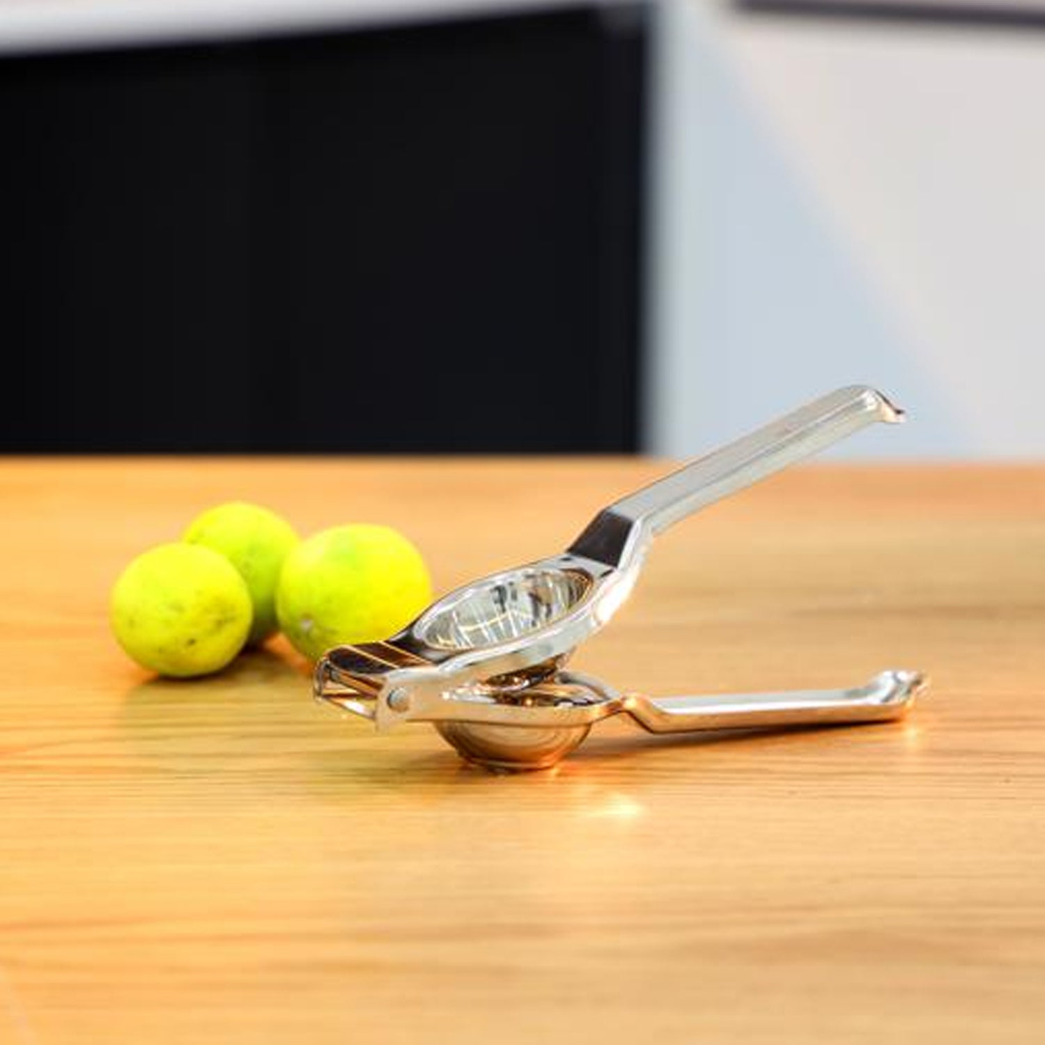 Stainless Steel Lemon Squeezer for Efficient Juice Extraction - infinityexculsivestore.com