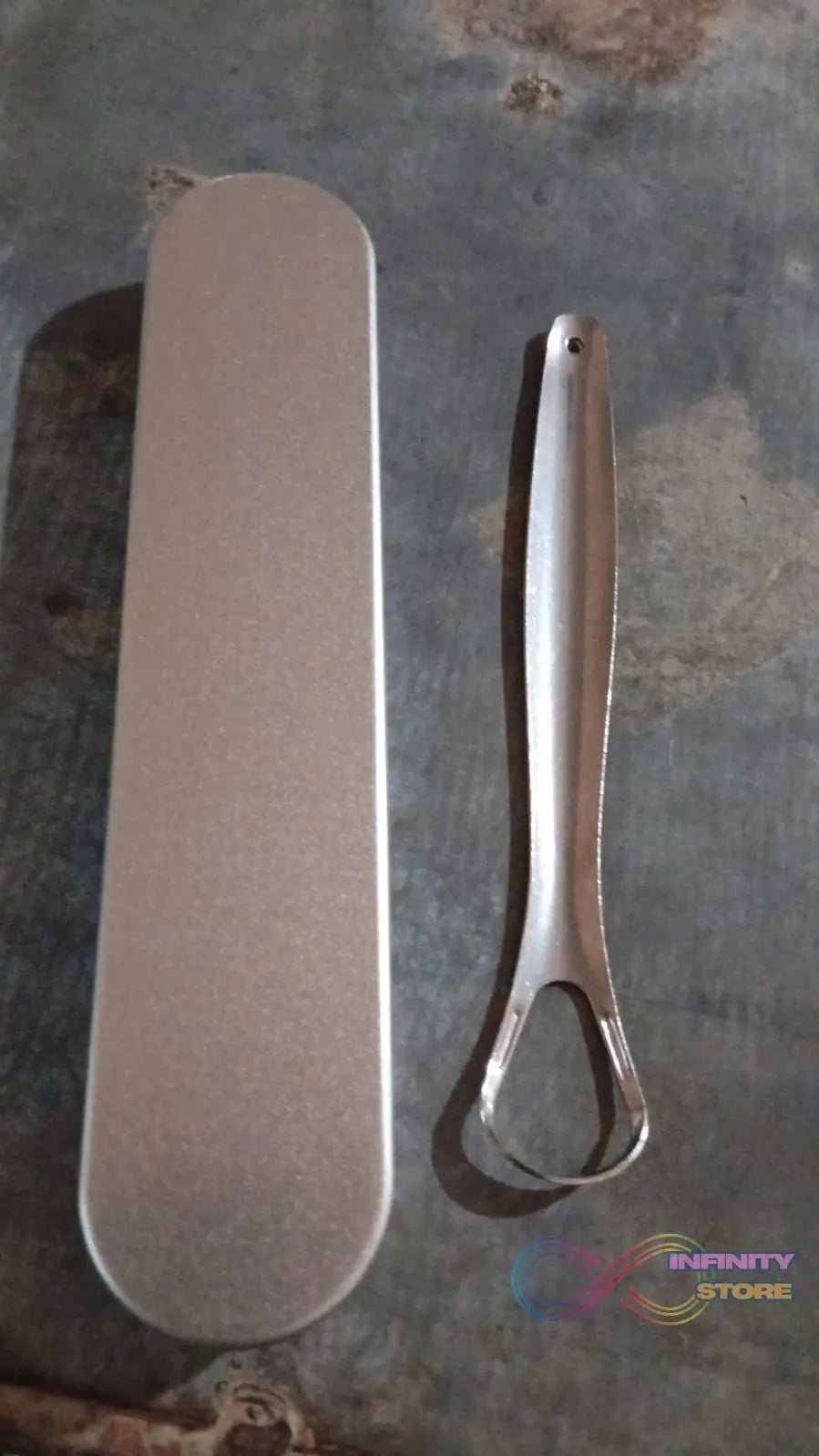 Stainless Steel Tongue Scraper Tongue Cleaners (1Pc With Metal Case) - infinityexculsivestore.com