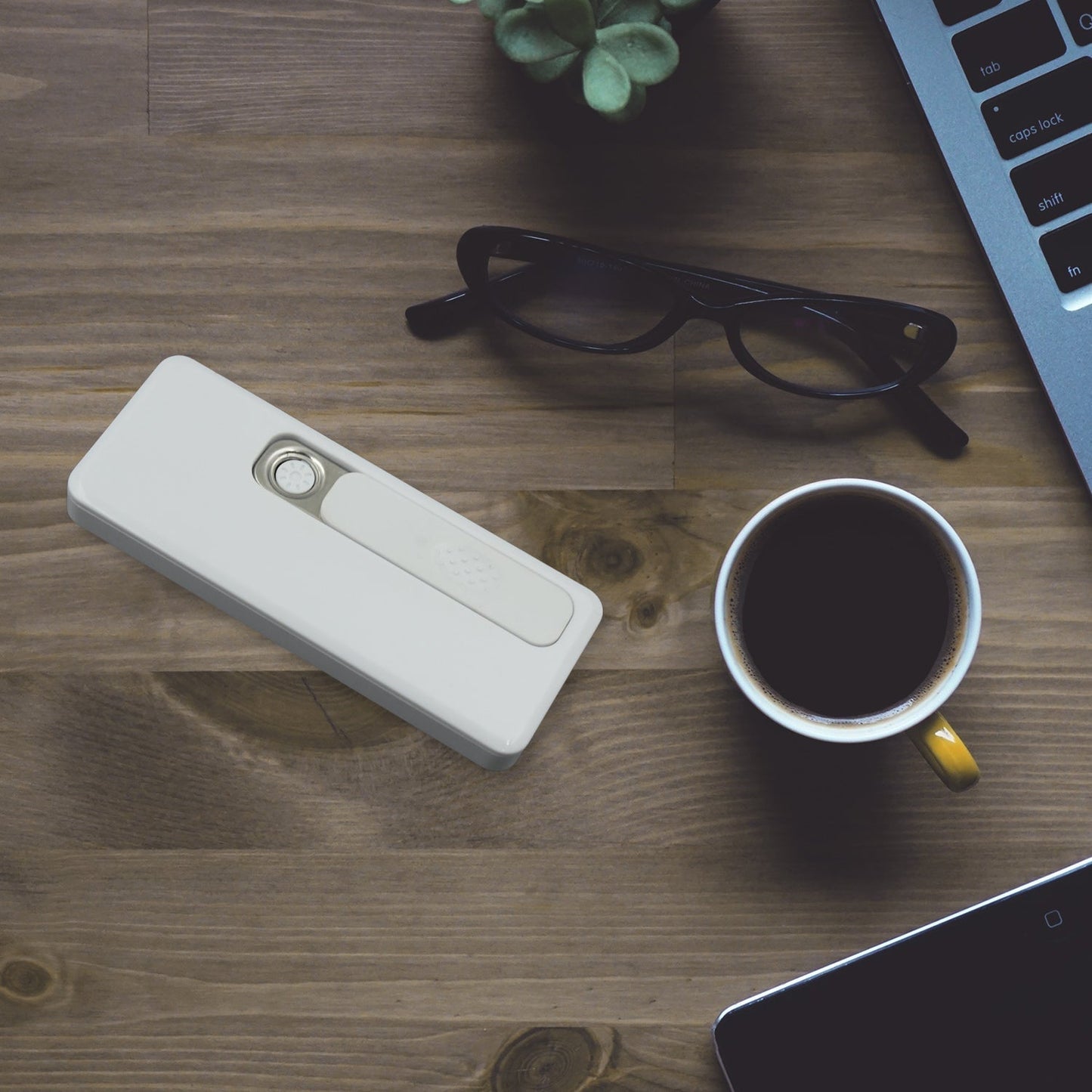 Stylish Electric USB Lighter for Men & Women (Rechargeable, Windproof) - infinityexculsivestore.com