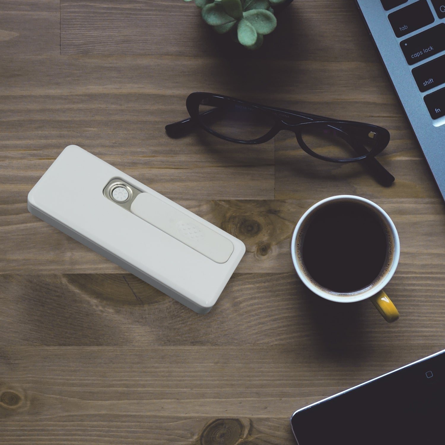 Stylish Electric USB Lighter for Men & Women (Rechargeable, Windproof) - infinityexculsivestore.com