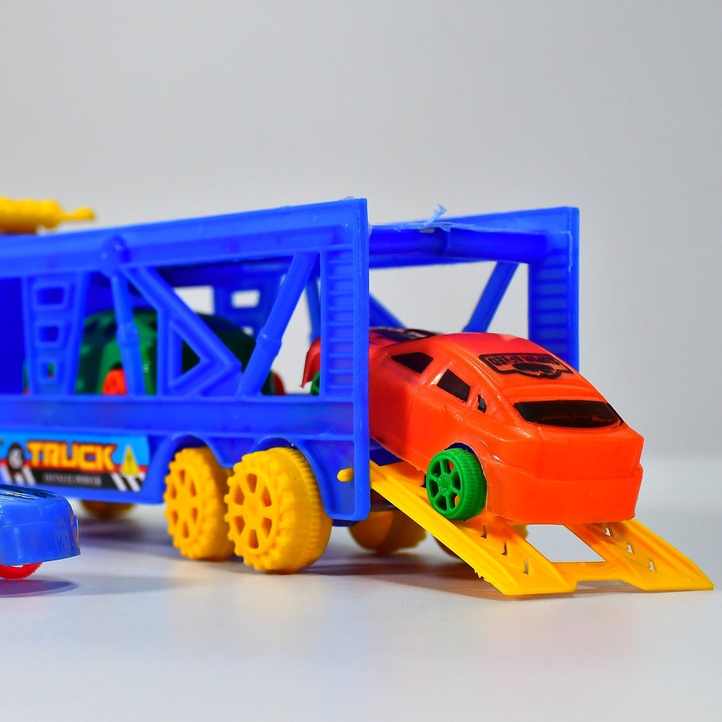 Toy Set Truck with 4 Mini Cars Toy Vehicles for Children - infinityexculsivestore.com