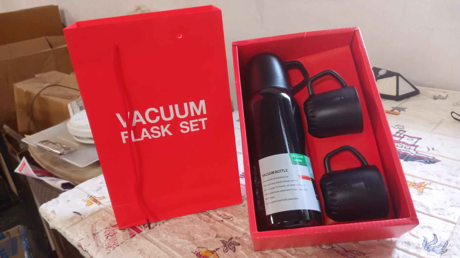Vacuum Flask Set Stainless Steel Thermos With 3 Cup Creative Gift Set With Cover Handle Portable Car Water Bottle Set (Approx 500ml) - infinityexculsivestore.com