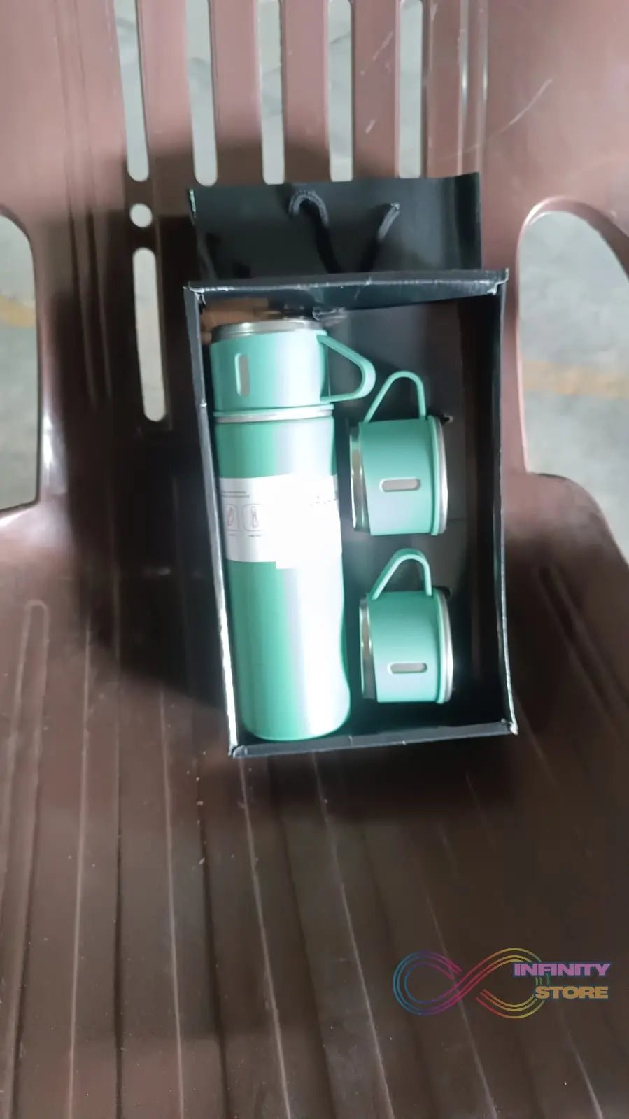 Vacuum Insulated Flask Set with 3 Cups (1 Pc / 500ml) - infinityexculsivestore.com